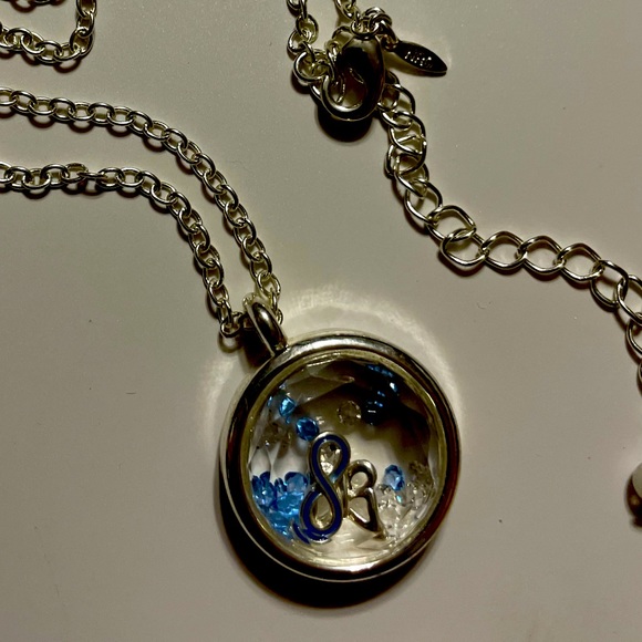 NRQ Jewelry - Glass charm pendant necklace